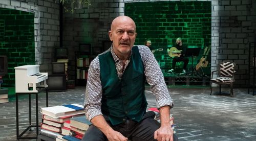 Claudio Bisio in "La mia vita Raccontata Male"